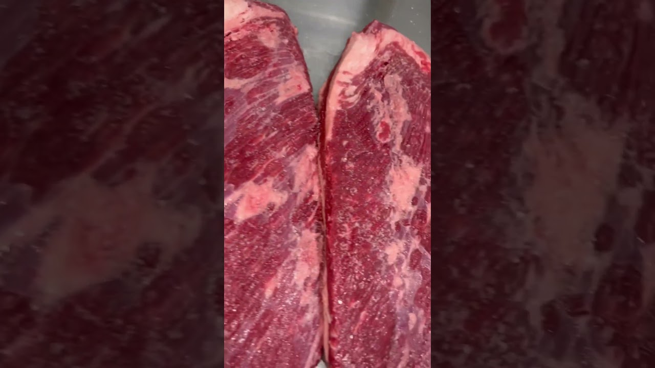Trimming 30 brisket at DESTINATION SMOKEHOUSE in Murrieta California #blackdiamond #tendernism #bbq