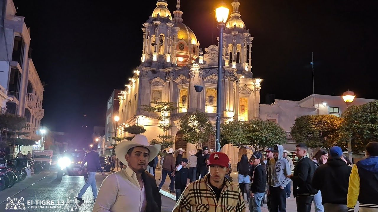 Asi esta la noche de domingo en jalos 🐅 