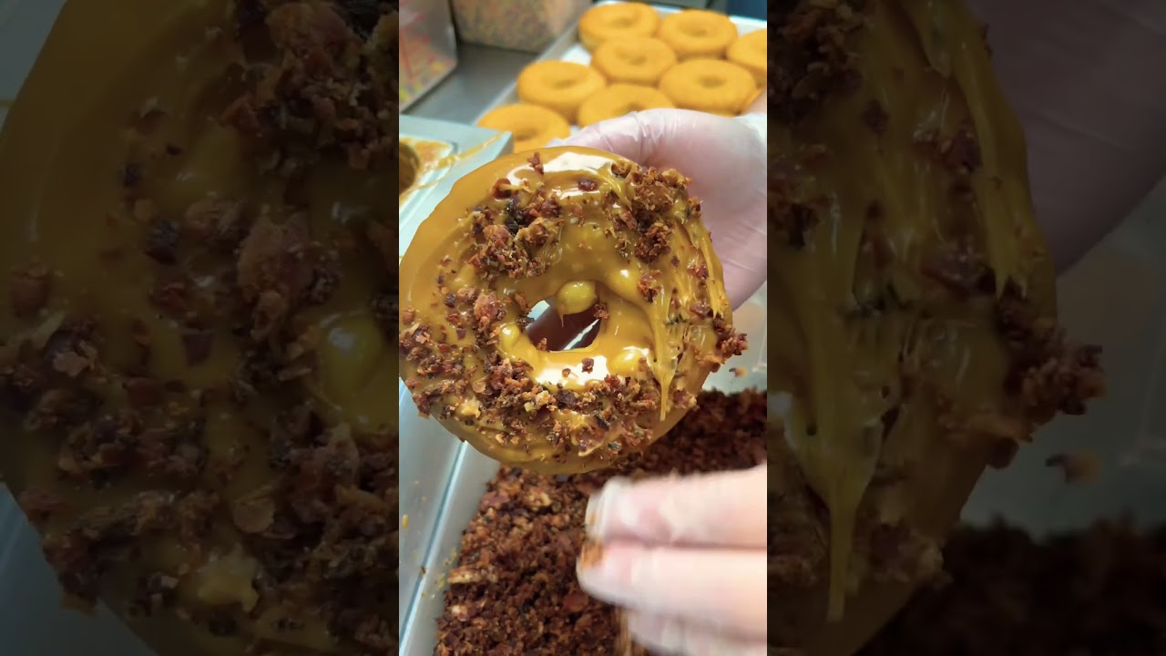 Making the BEST 🍁🥓MAPLE BACON DONUTS🍩🍩! #donuts #recipes #breakfast #shorts