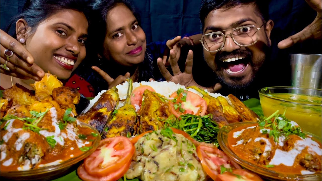 Daal Chawal, veg malai kofta, Baigan pakoda, aloo, gobhi pakoda, Aloo ka Chokha bhaji 🤤🤤👌👌