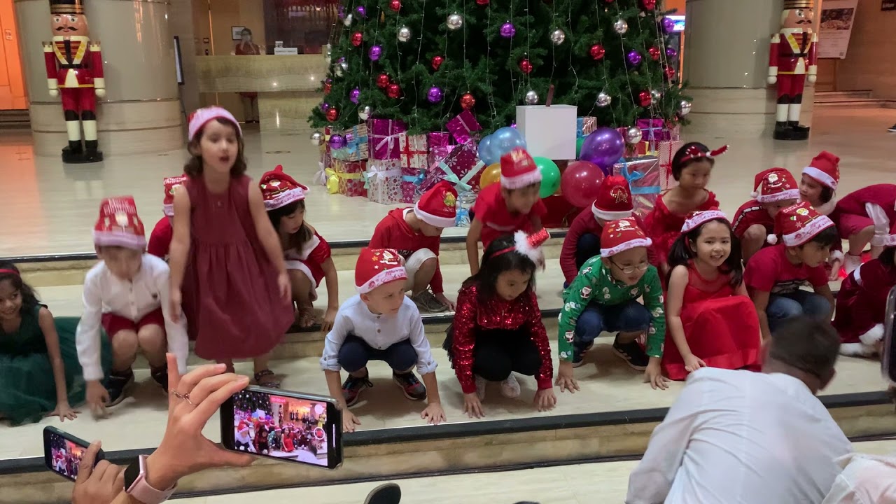 Little Snowflake - Singing with friends