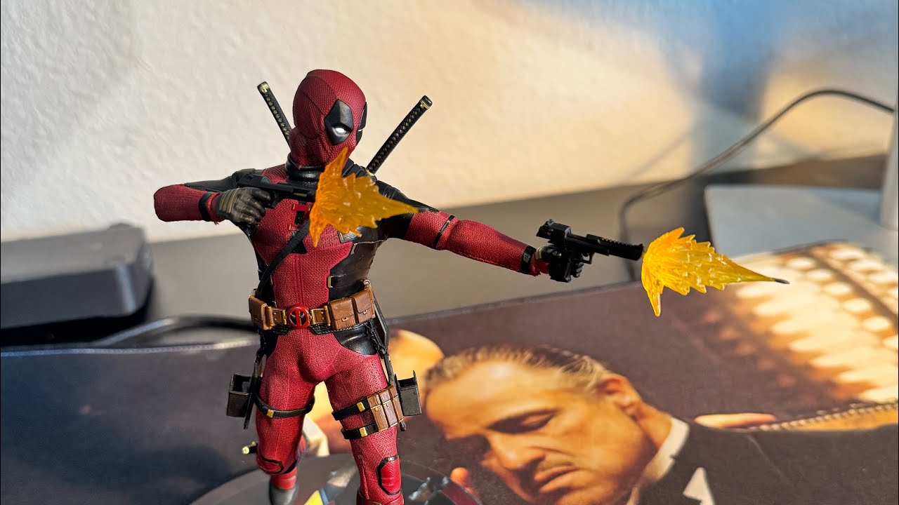 Mezco One:12 Deadpool & Wolverine: Deadpool Review