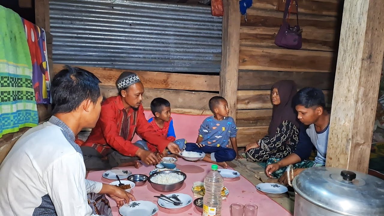 Makan Bareng Keluarga, Menu Seadanya, Dirumah Kebun