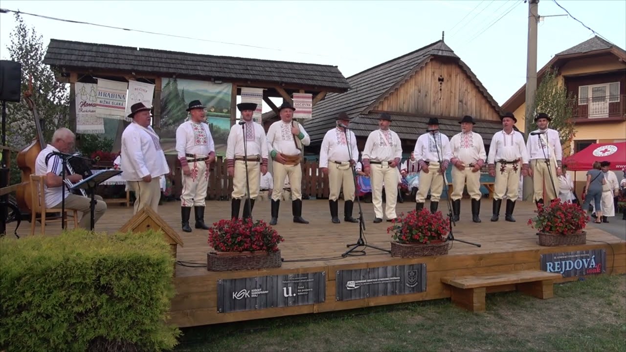 Gemerský folklórny festival 2022 - FS Radzim z Vyšnej Slanej  a mužská spevácka skupina z Telgartu