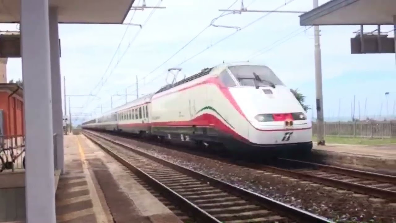 Treni a potenza picena del 2014 e 2025.  