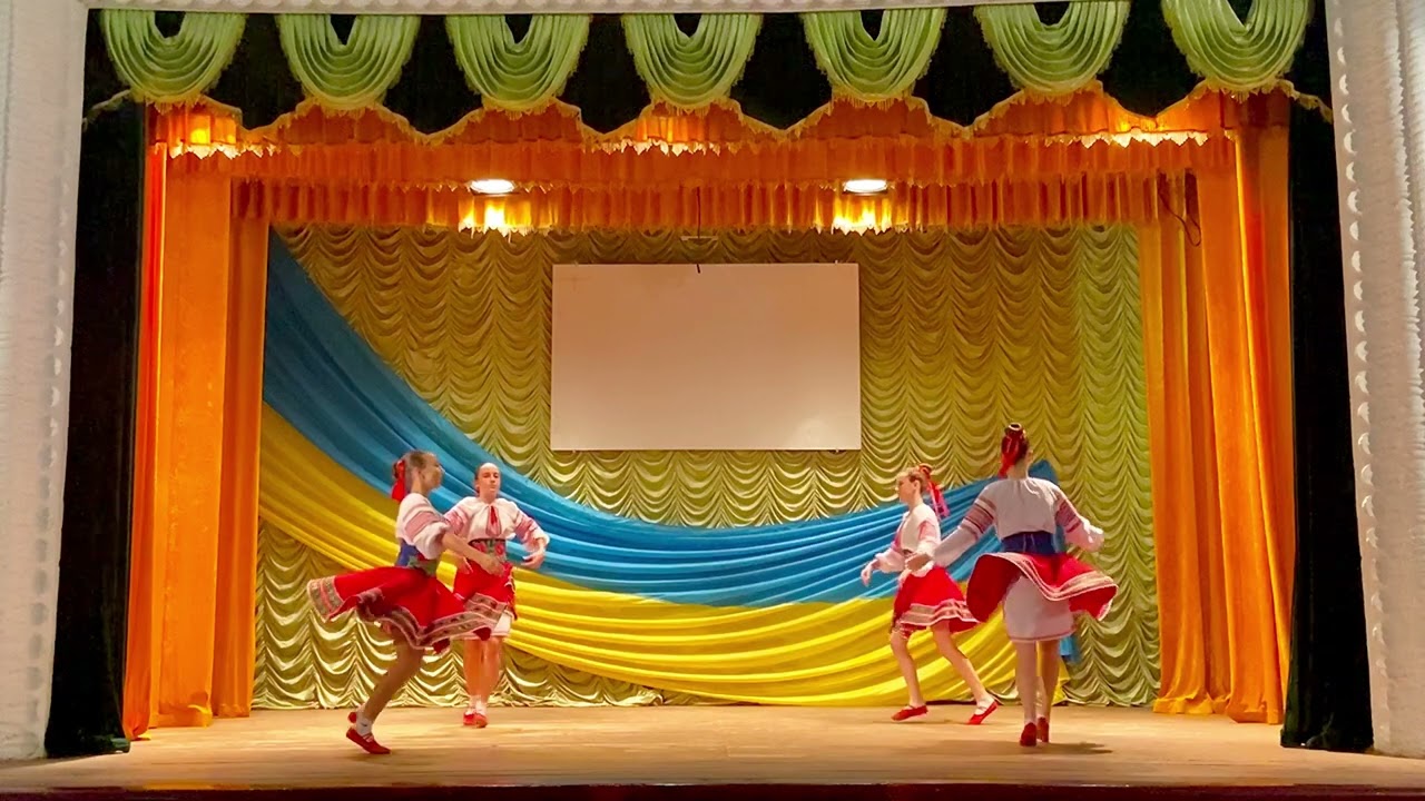 Зразковий аматорський колектив народного танцю «Подільський вітерець» - танець «Дівоча полька»