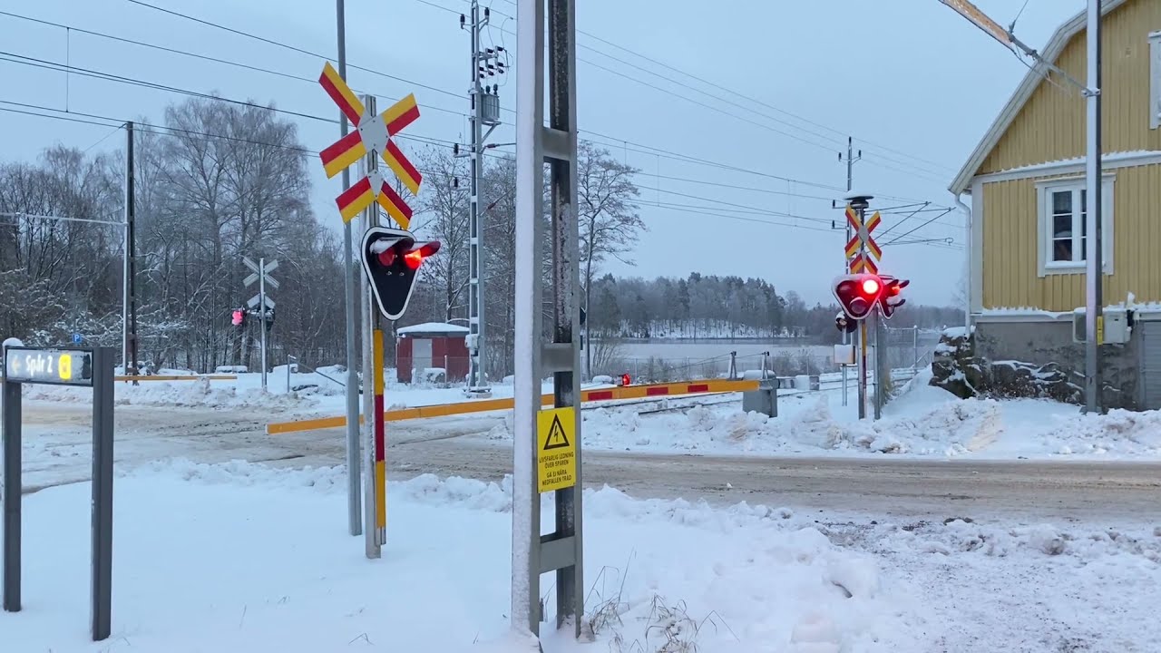 Järnvägsövergång Holmsjö / Swedish railroad crossing