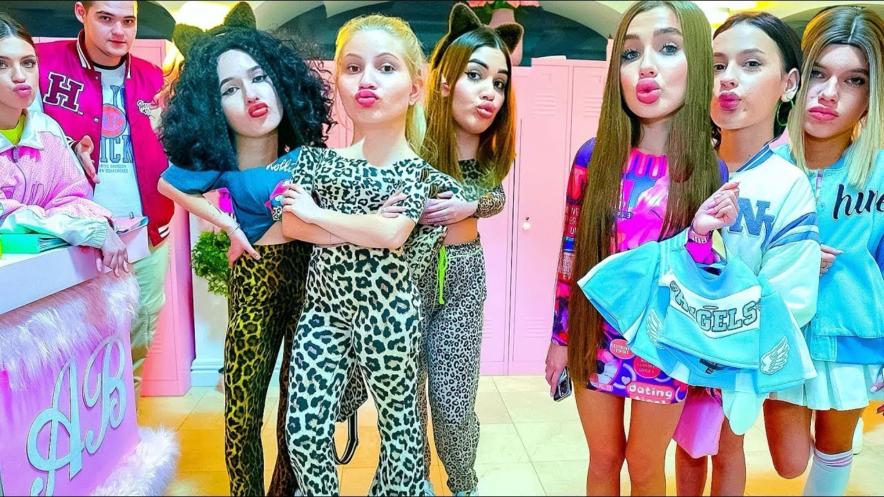 Hatalmas ajkak az Akadémián! Mindenki olyan akar lenni, mint Nyuszi! 💄 Tizenéves iskolai élet