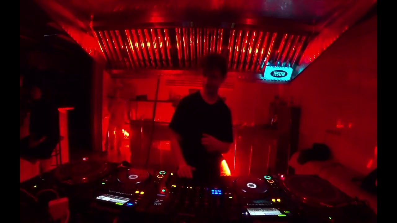 КВИР МИР: Moonoton