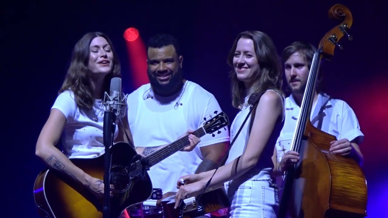 Larkin Poe - Might as Well Be Me (Live acoustic) Paris, Olympia 15/10/2023