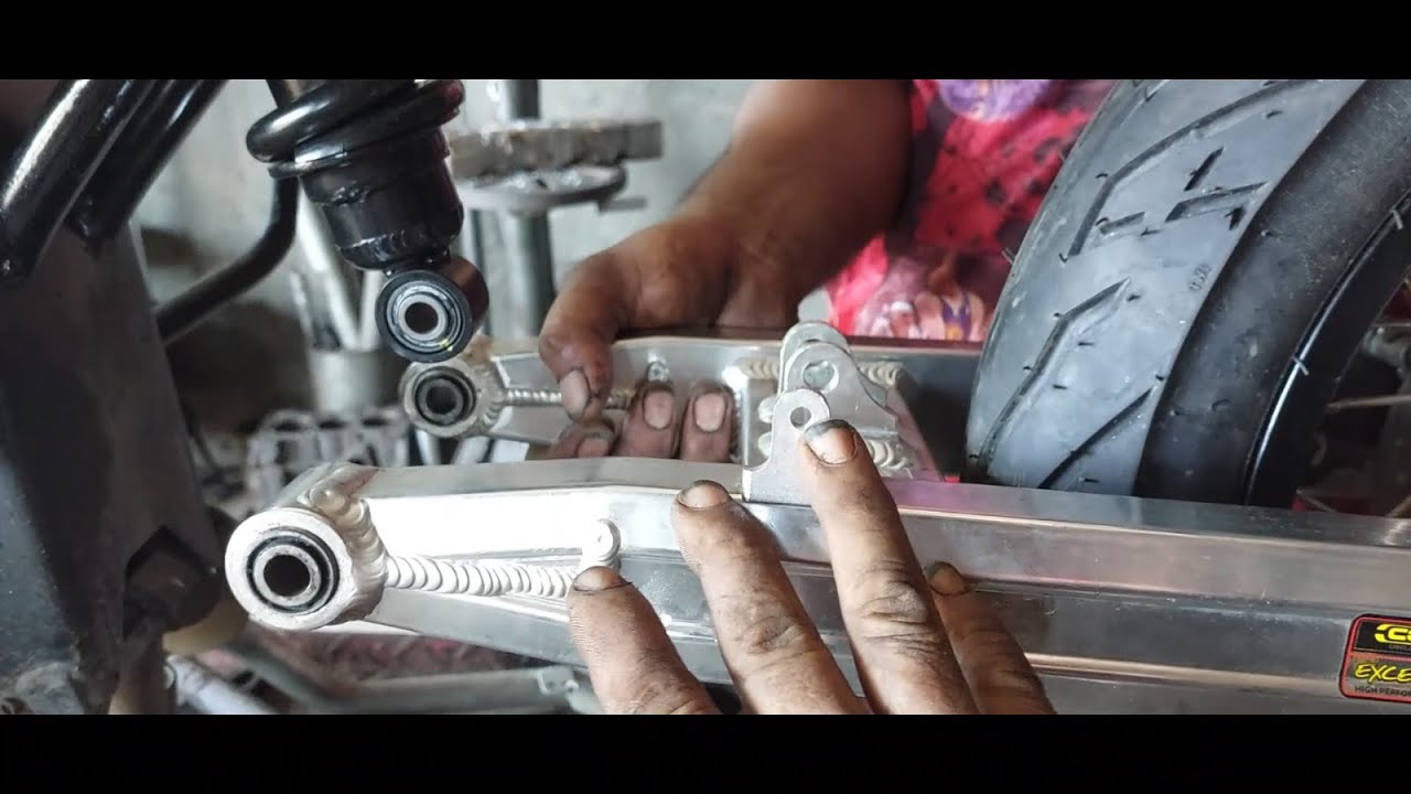 MONOSHOCK AND SWING-ARM