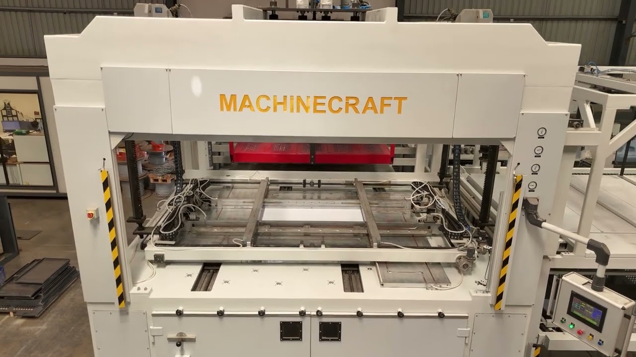 Zero Sag Vacuum Forming Machine