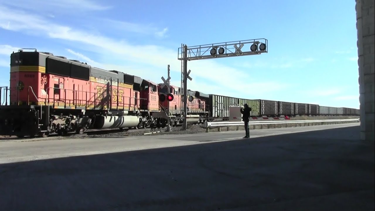 Lubbock Trains #56 | Feat. Crossing Comes Crashing Down, SD70MAC Leader, BNSF Up The L&W, And More!