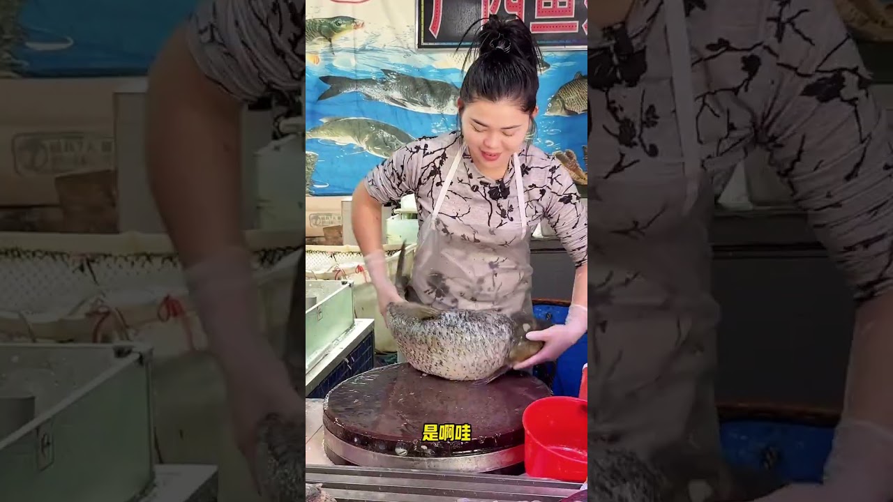 美女专挑大鱼来挑战看老板娘最后翻车了吗？ #杀鱼技术 #挑战 #砍切两用刀 #记录生活