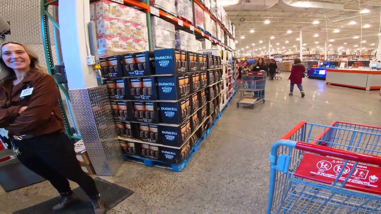 Costco Montreal at the bridge