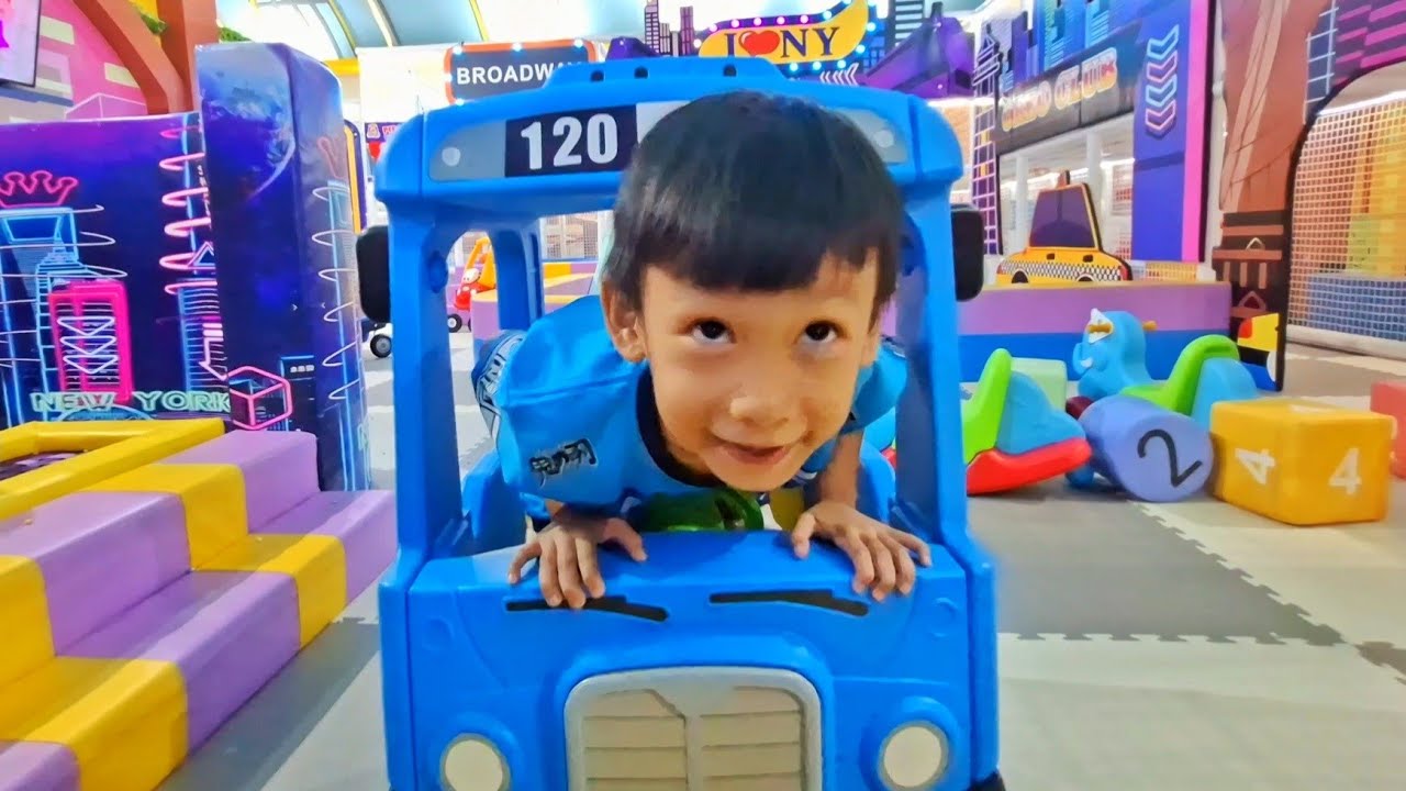 Memang Seru Barmain Berama Adik Di Playground Indoor mall 