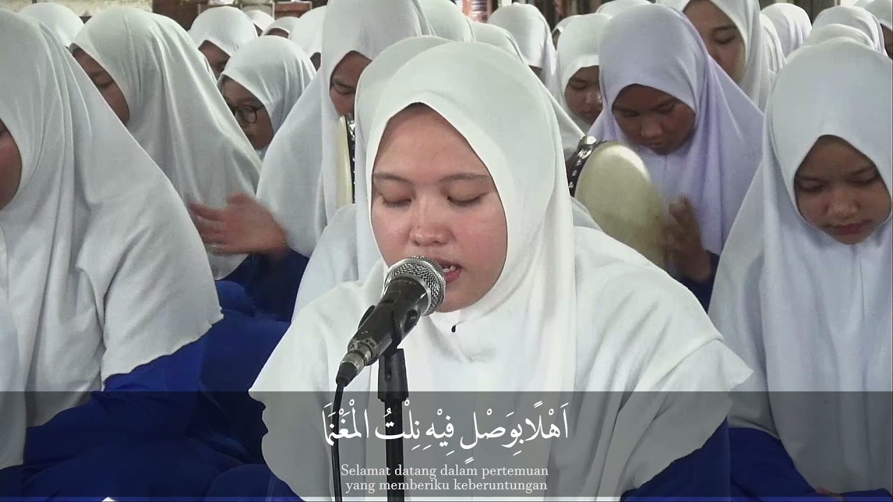 Shallu 'Ala Nurilladzi Lirik + Terjemah | Santriwati Alma