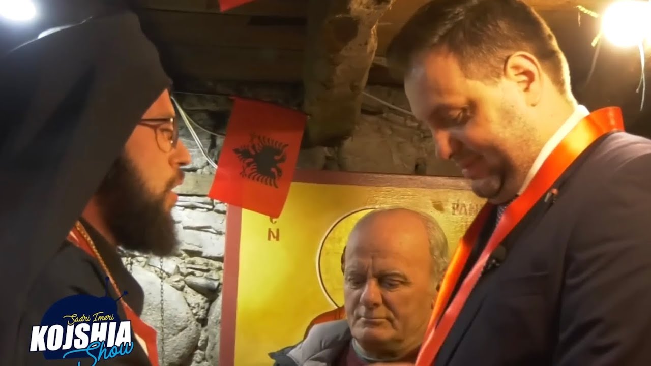 Moderatori kerkon Priftit të falë Namazin në Kishë !Ja reagimi i Priftit?
