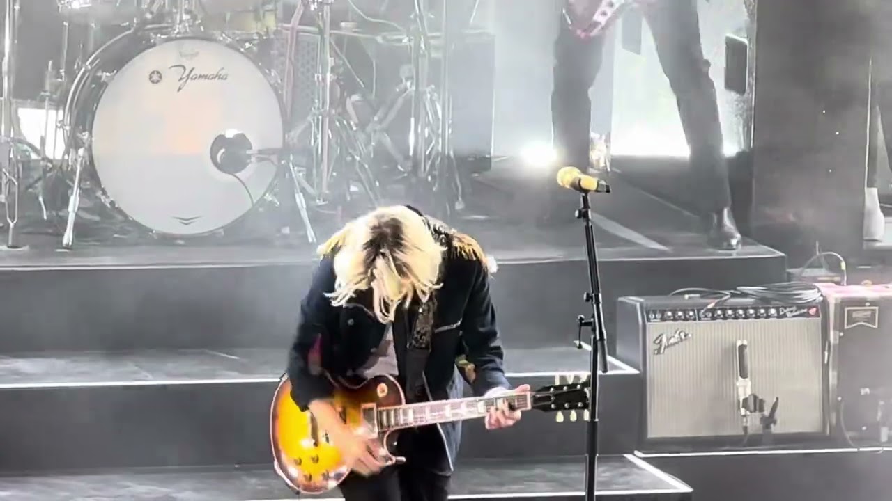 Brandi Carlile (with Lucius), “Uninvited” (Alanis Morissette cover) @ Red Rocks 09-05-25 