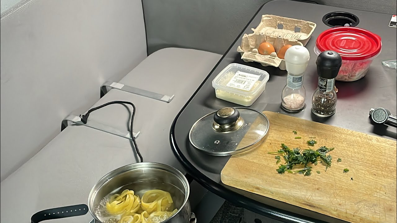 Gotuj z Rafałem w Trasie   Spaghetti alla Carbonara