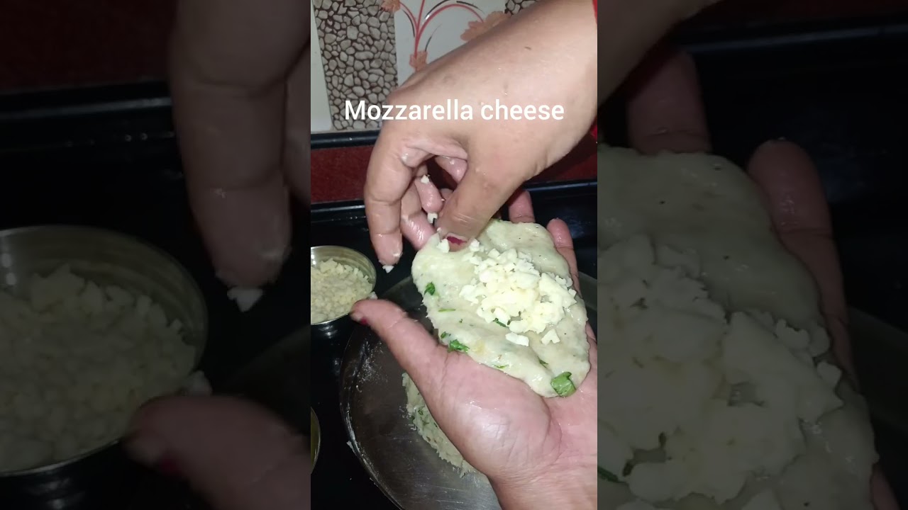 Bacchon ki favourite cheese roll#recipe 