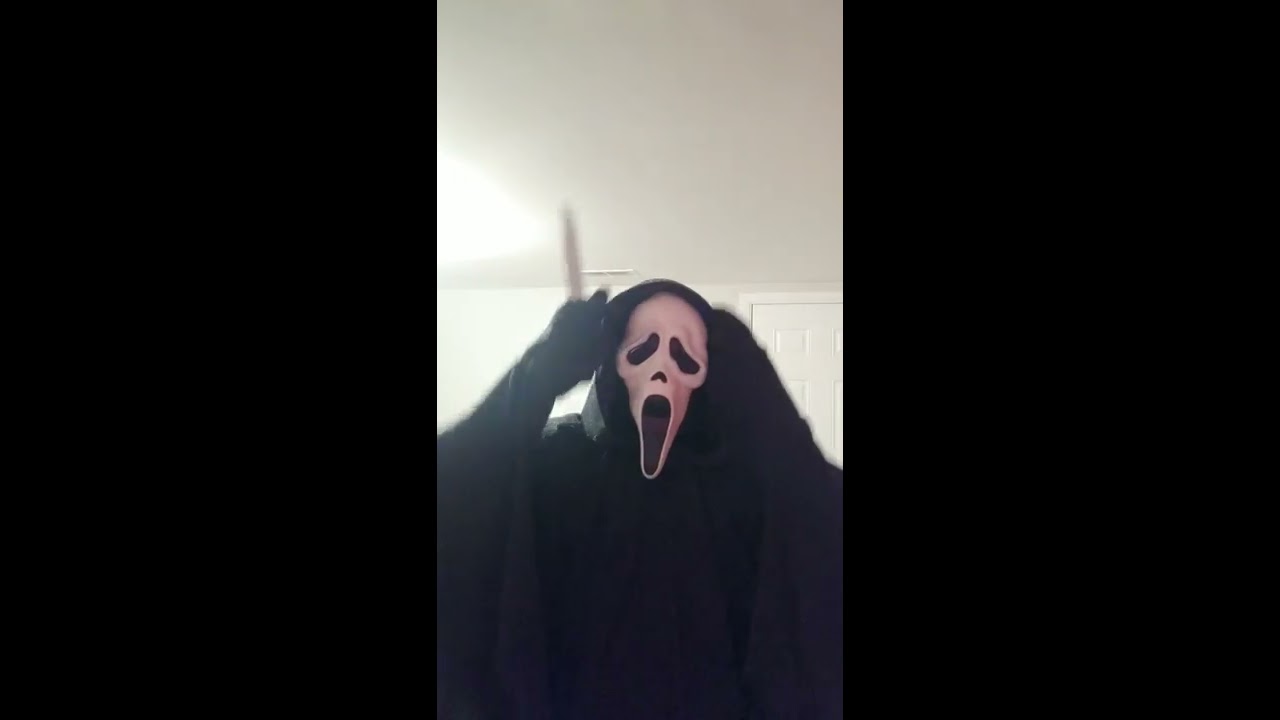 SCREAM 2 ROBE REVIEW (screamrobes)