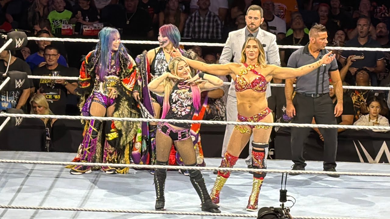 Charlotte Flair & Alexa Bliss vs Kabuki Warriors FULL MATCH | WWE LIVE HOLIDAY TOUR 12/27/25