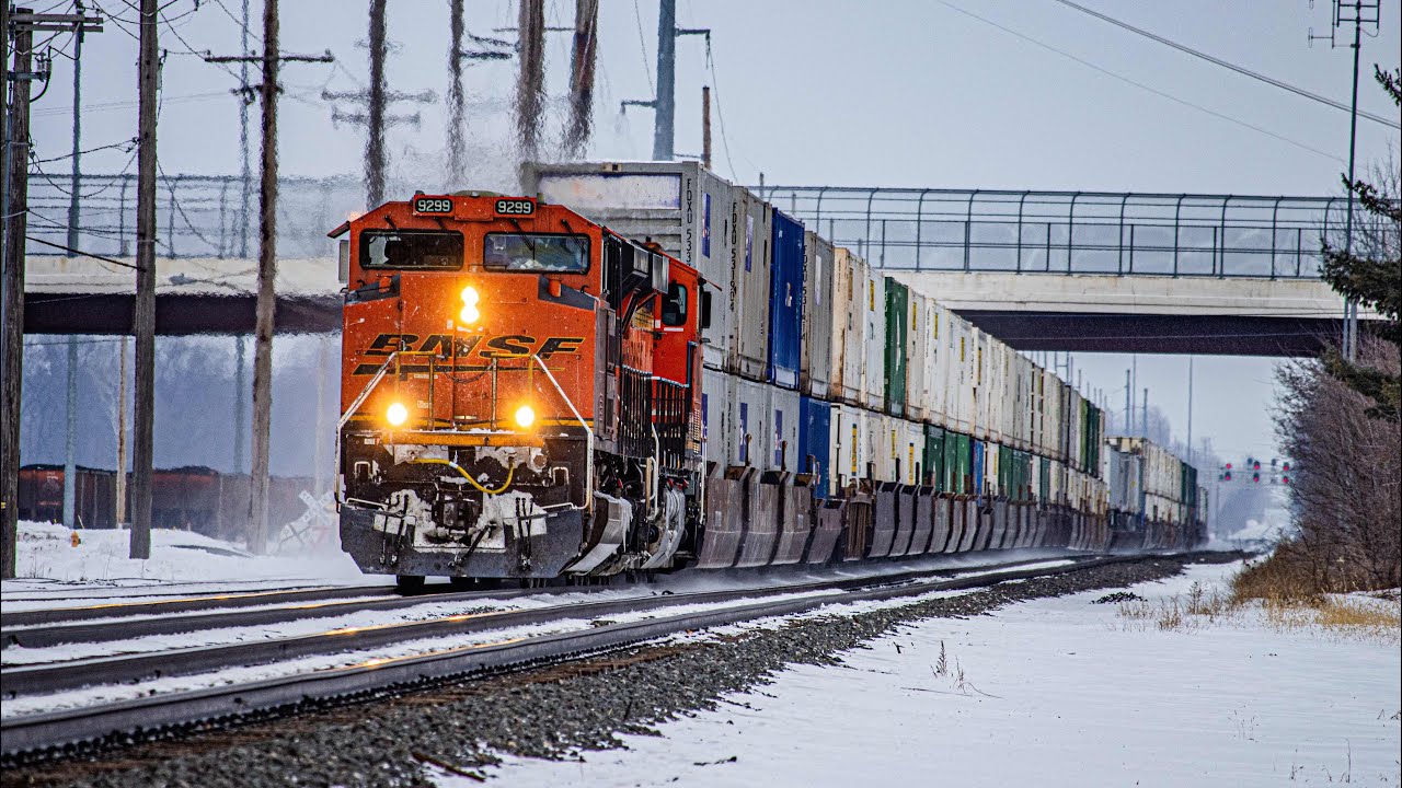 NS 29P at CP306 in Swanton, Ohio with BNSF power and friendly crew.