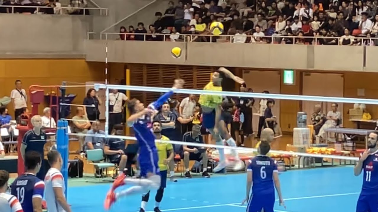 フランス　ブラジル親善試合　スパイク練習