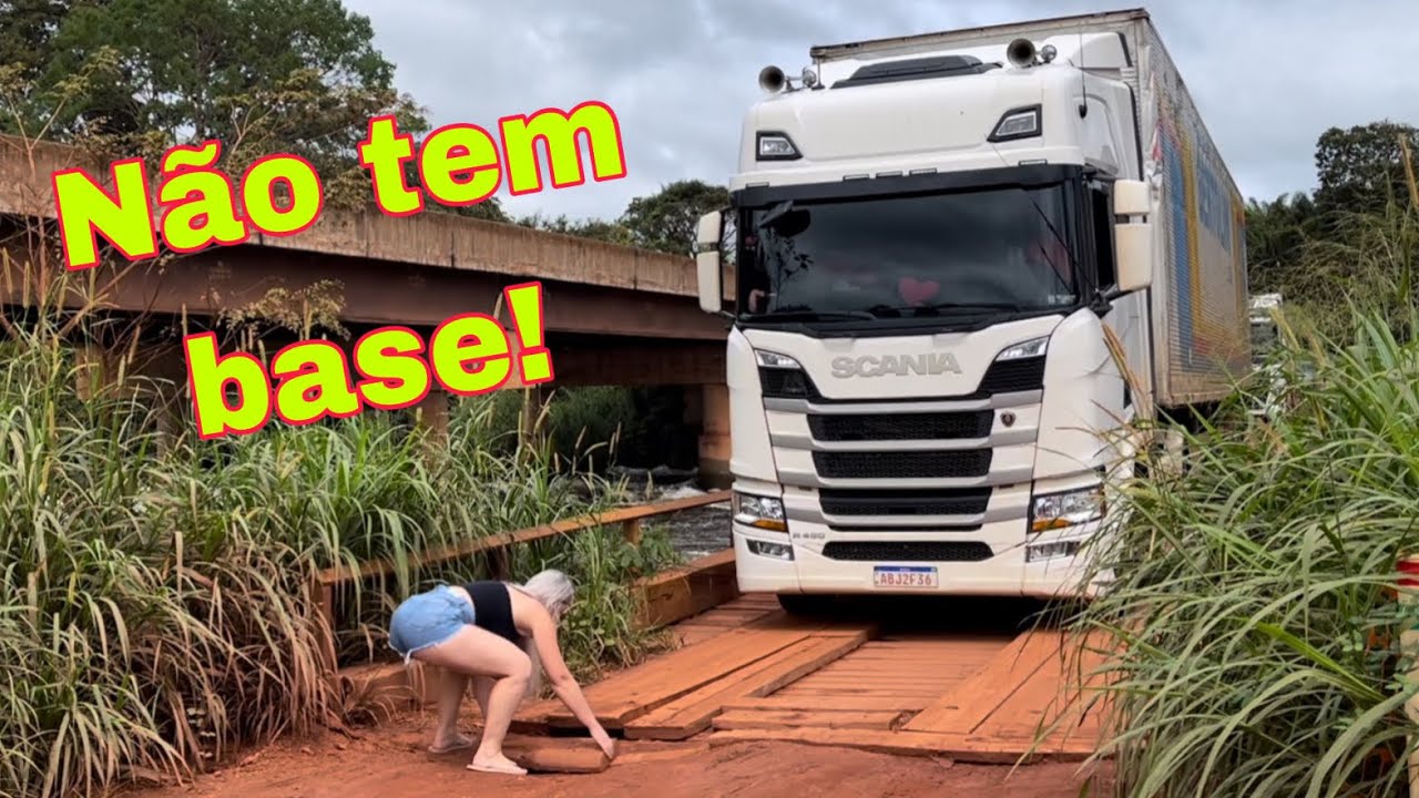 Já subiu patinando, é muito liso aqui! Tem que colocar madeira pro Príncipe passar!