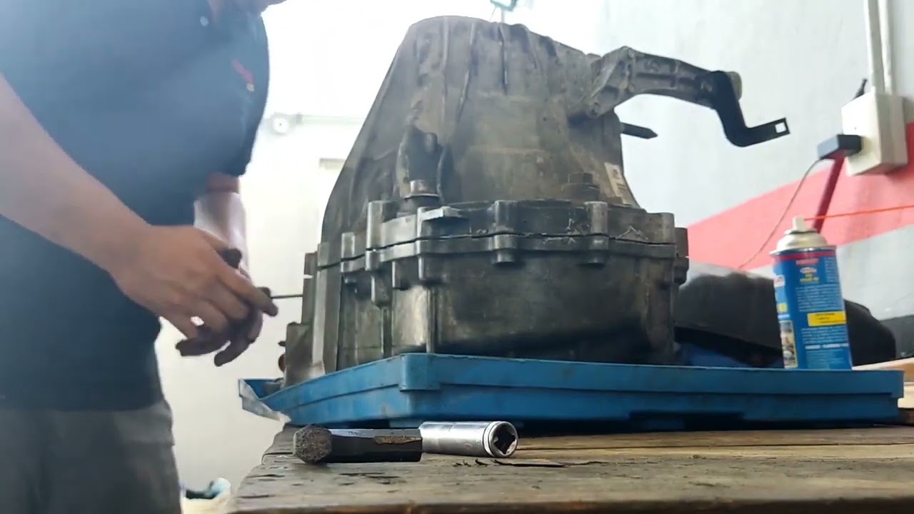 Como desarmar una caja de velocidades honda civic SI K20Z3