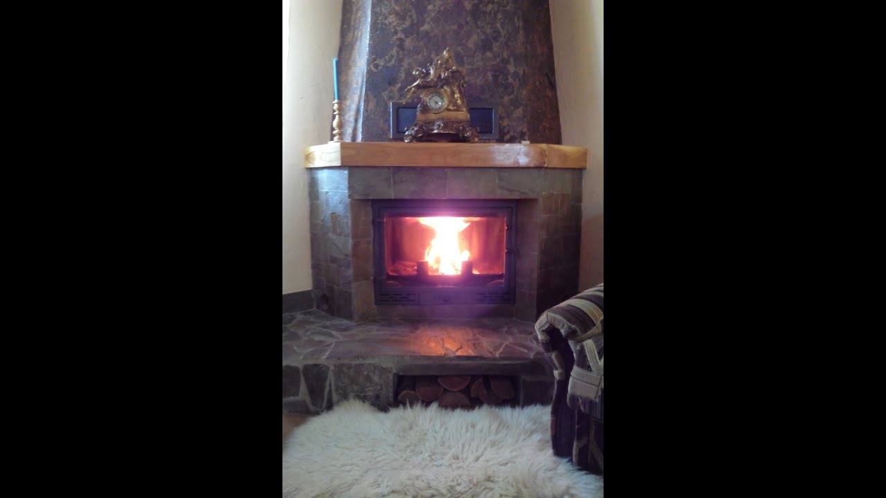 Камин на даче с встроенной чугунной топкой своими руками Fireplace with his hands