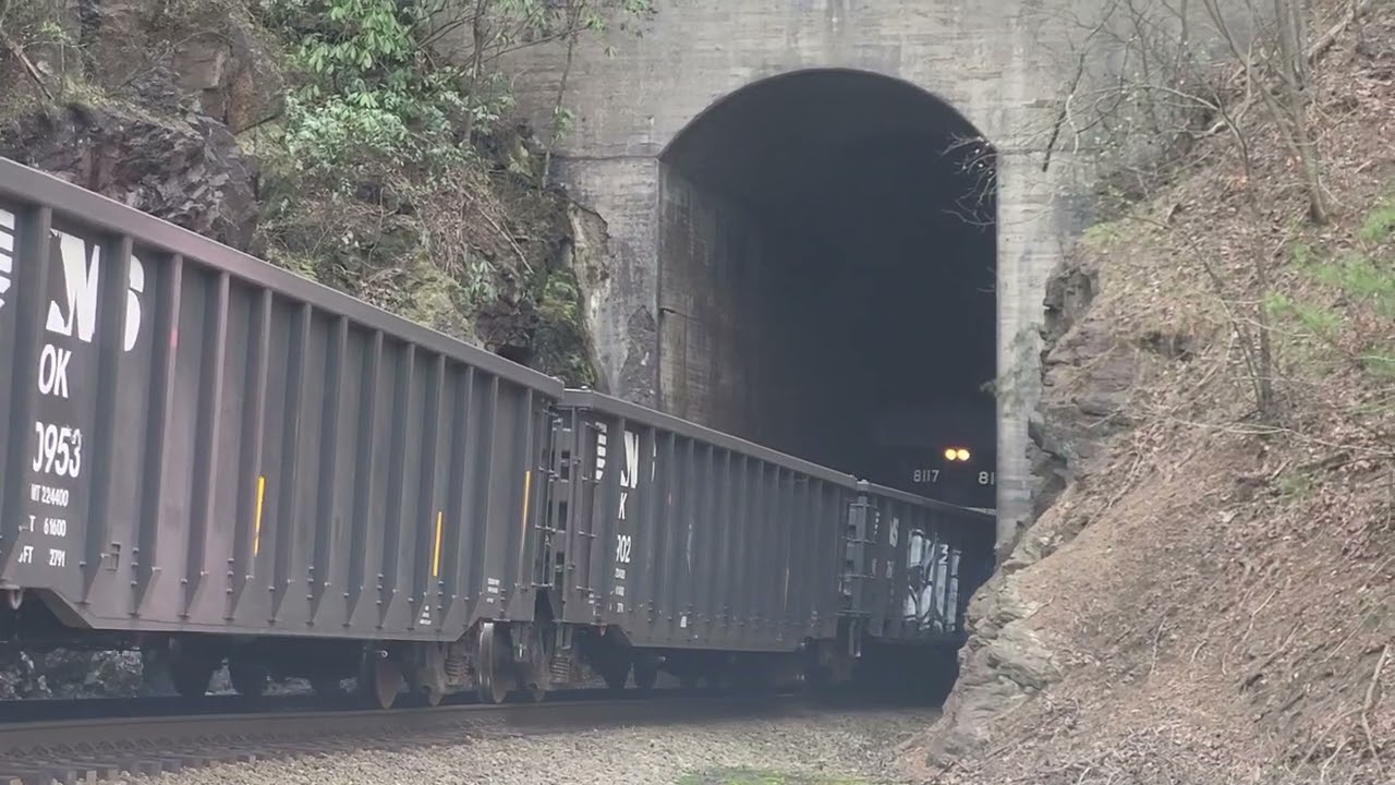 NS 60C at Tunnel 25 3/29/25