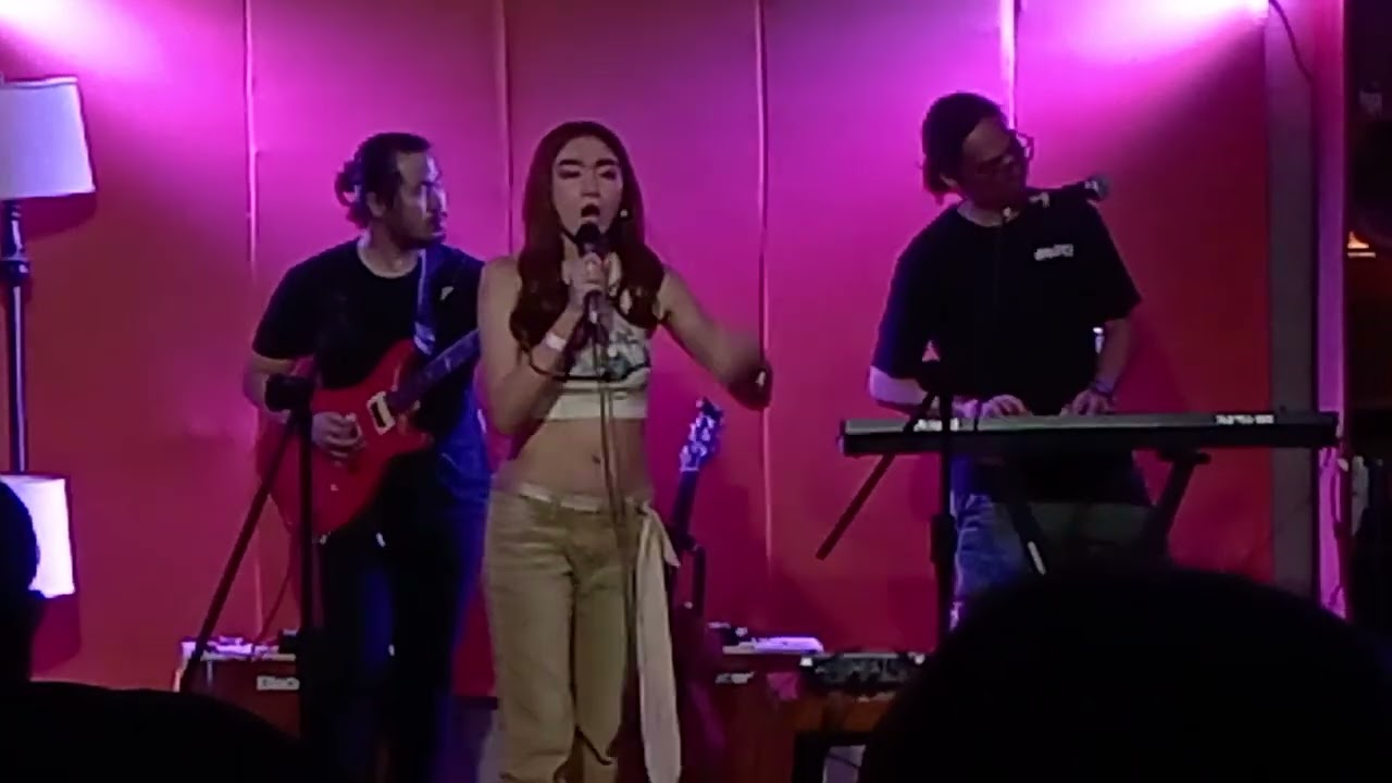 Leila - Weak Live: Tahanan Novaliches 