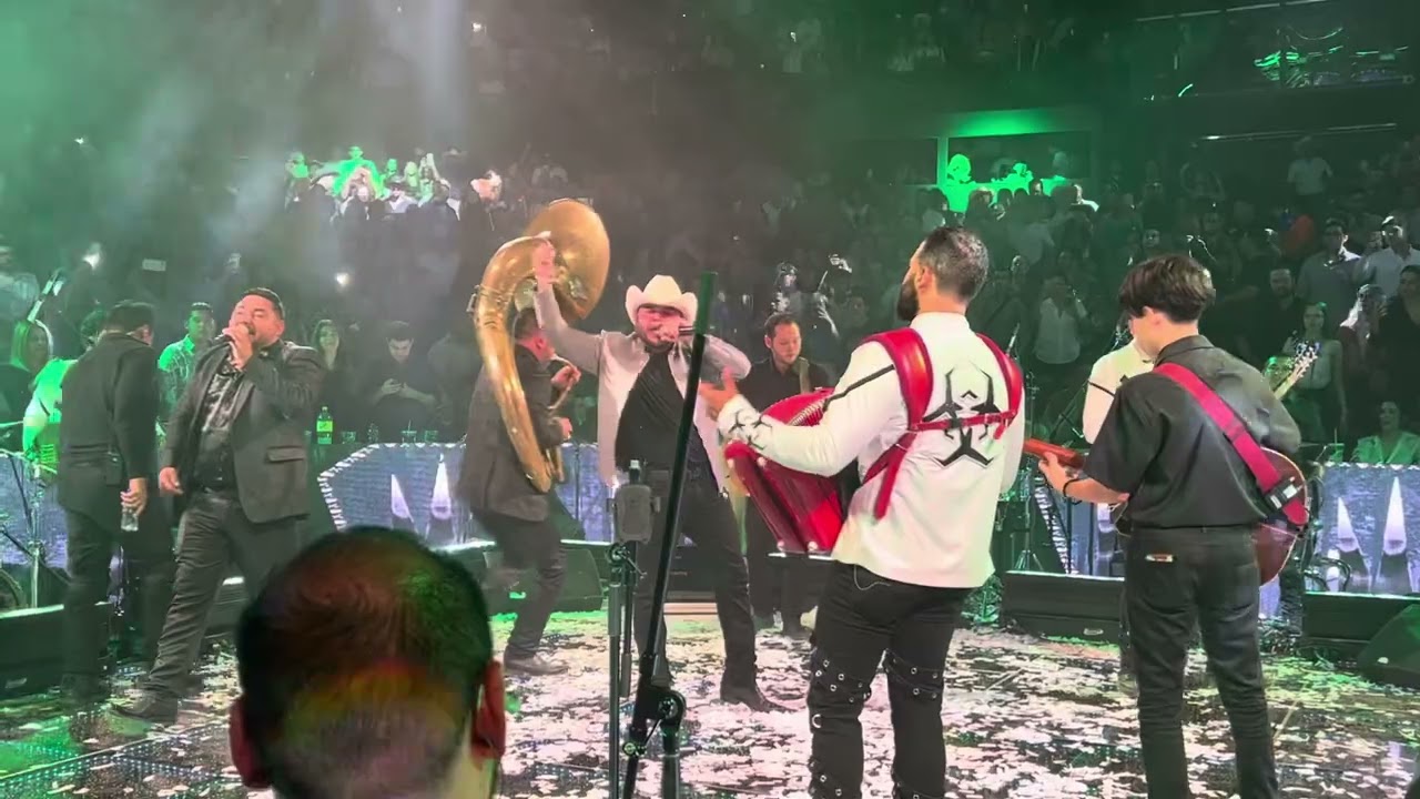 GERARDO ORTIZ RECORDANDO A MANUEL DOMO CARE MONTERREY NL MEXICO 15 07 2023