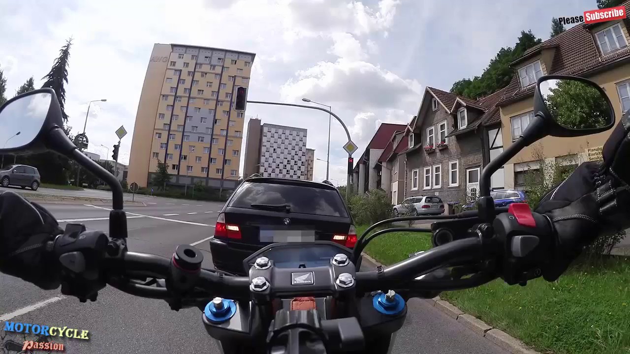 Dangerous Moments Motorcycle Crashes & Scary Motorcycle Accidents 2016 + Moto FAILS