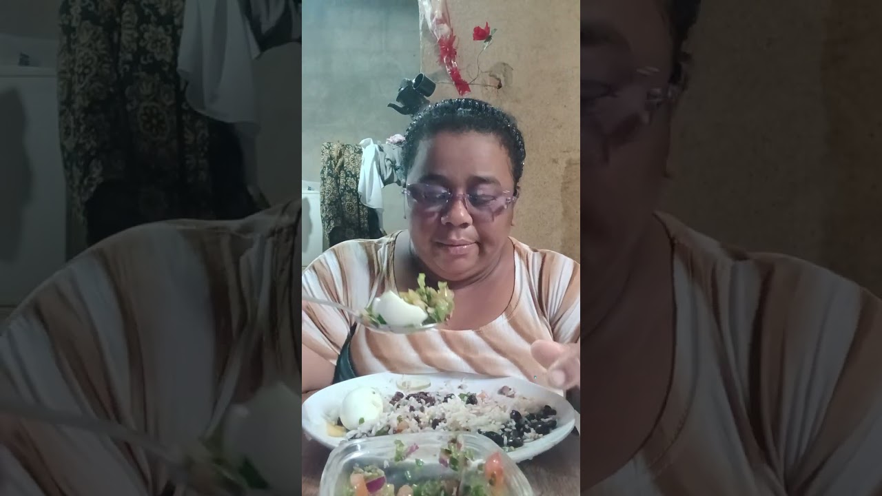 Olha que delícia de comida  se escreva no canal bgd. 