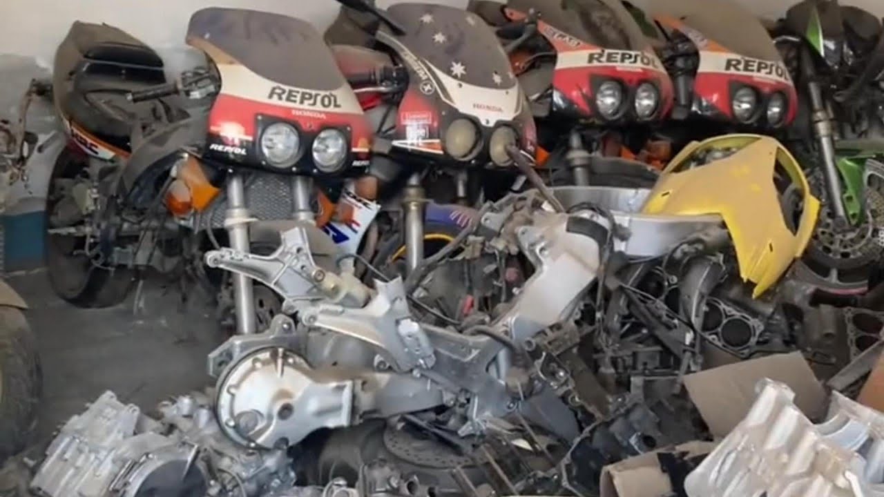 Восстановление забытого мотоцикла Honda NSR250 со склада хозяина.
