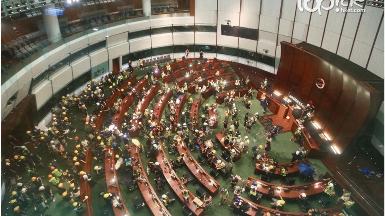 【反送中】前新聞主播柳俊江評衝擊立法會　辭去《議事論事》主持只因一個原因 - 香港經濟日報 - TOPick - 娛樂