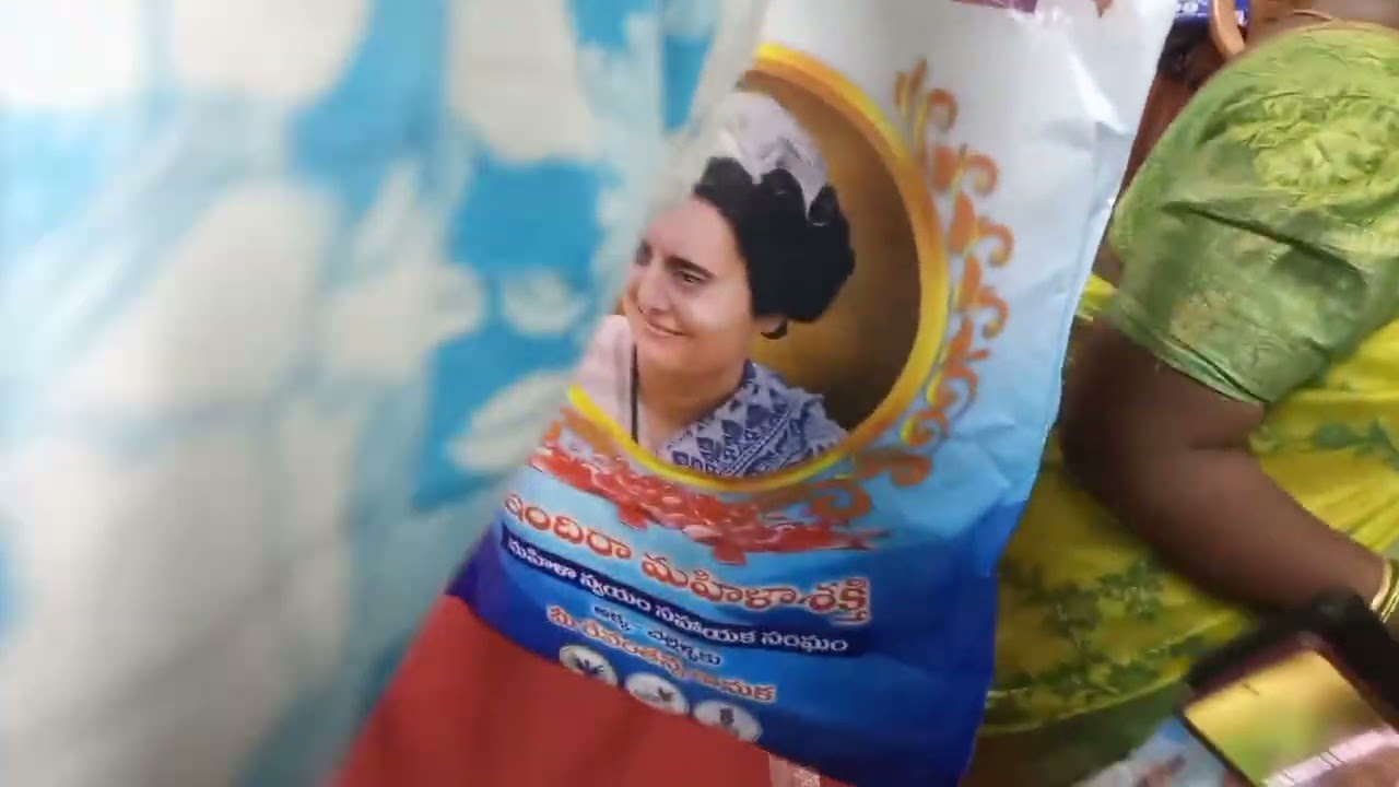 Revanth Reddy prabhutvam indiramma cheeralu #revanth Reddy #indiramma cheeralu #sarees 🥻👘