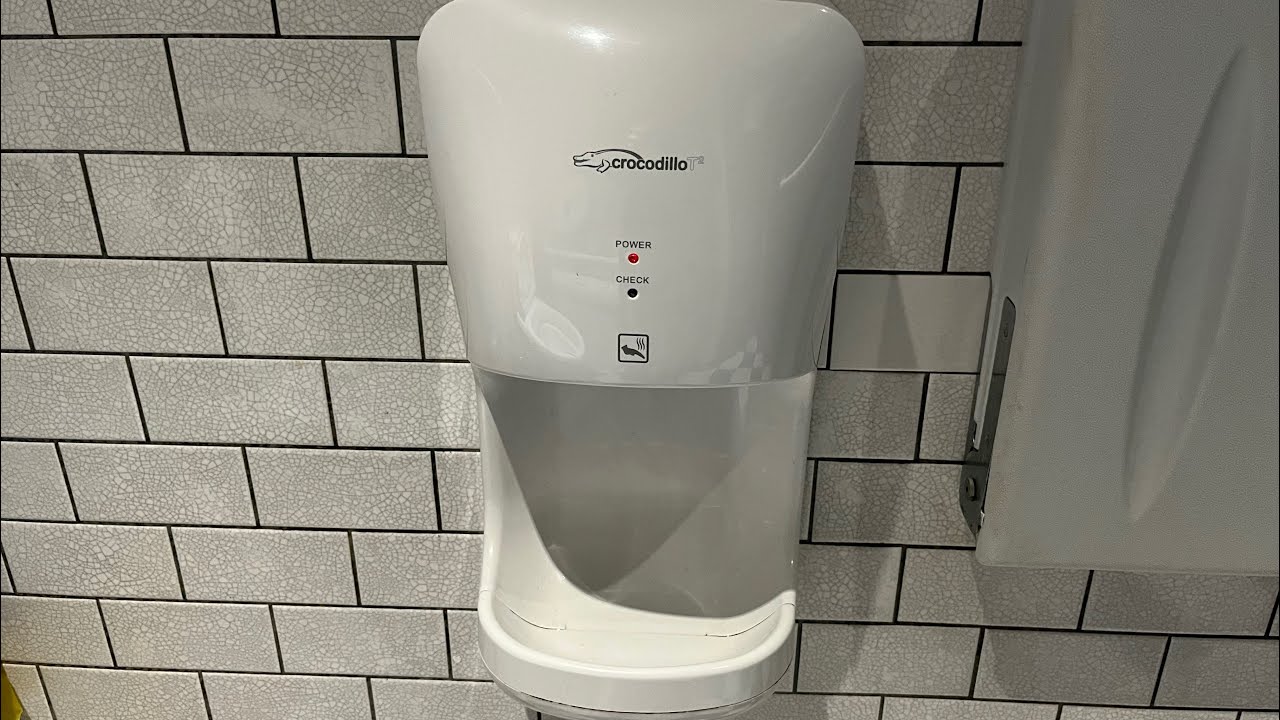 AIKE AK2632 (HandyDryers Crocodillo T2) Hand Dryer at Caffé Nero, 119 The Headrow - Leeds 🚻🚼♿️