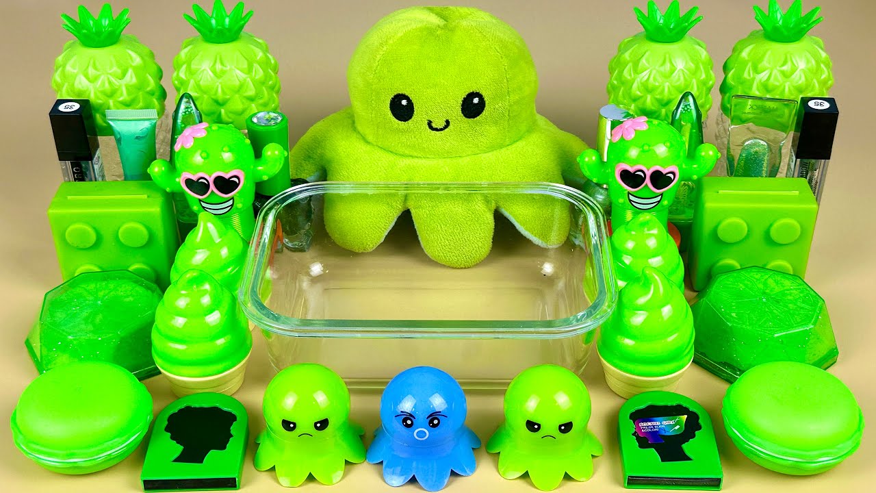 GREEN SLIME 💚🐙 Mixing green Makeup Glitter and Beads into Clear Slime. ASMR Slime triggers.