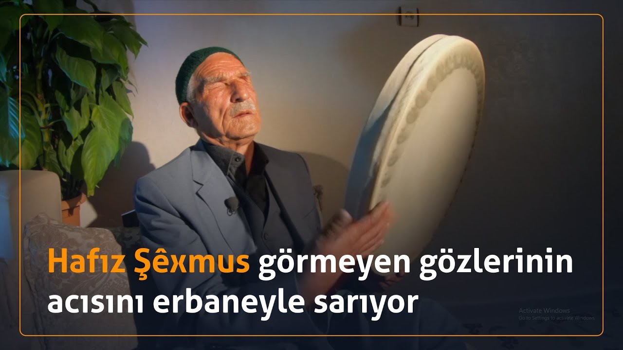 Mardin'in simgesi Hafız Şêxmus, bebeklikten beri görmeyen gözlerinin acısını defiyle sarıyor