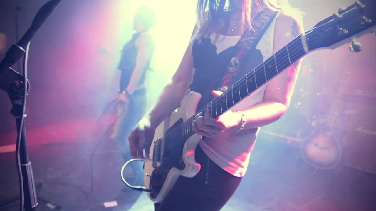 Barbe-Q-Barbies - Crashing Down (live at Tavastia, Helsinki, Mar 13th 2013)