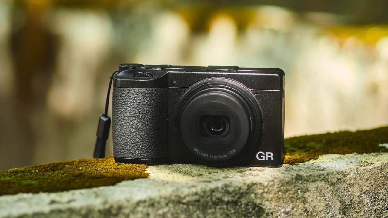 RICOH GR IV - Powerhouse for Street Photography