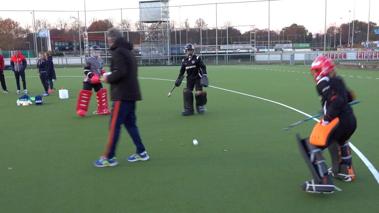 Masterclass keeperstraining geven voor de keeperstrainers van NMHC Nijmegen door Simon Zijp