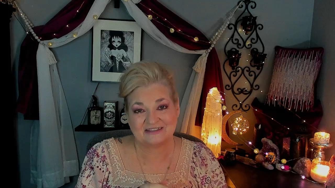 ОВЕН — ВОЗЬМИ ИХ ЗА РУКУ И ПОДНИМИСЬ НАД ПРЕПЯТСТВИЯМИ. ЧТЕНИЕ ТАРО С 24 ФЕВРАЛЯ ПО 2 МАРТА. 🤝💕 Л...