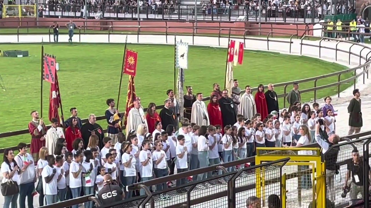L’Inno di Mameli alla Provaccia 2023 de Palio di Legnano - Scuole Pascoli e Manzoni