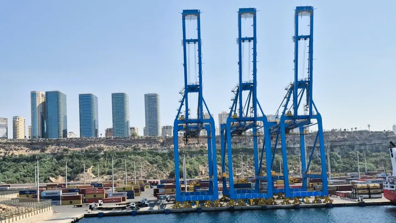 الحمد لله وصول رافعات عملاقة إلى ميناء وهران  NEW PORTIQUES TO ORAN PORT