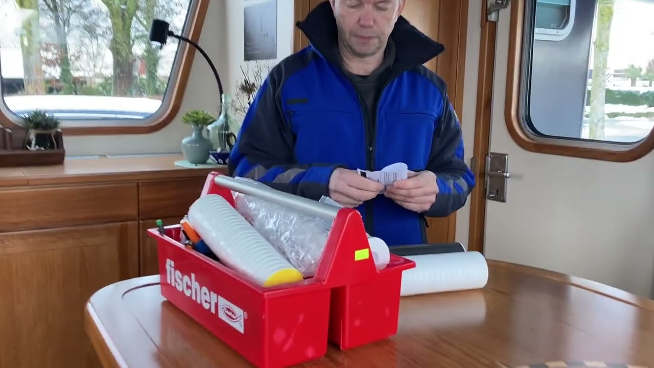 #129 We gaan UV-lamp en koolstof filter van waterfilter systeem vervangen en ik scheep in bij Saluté